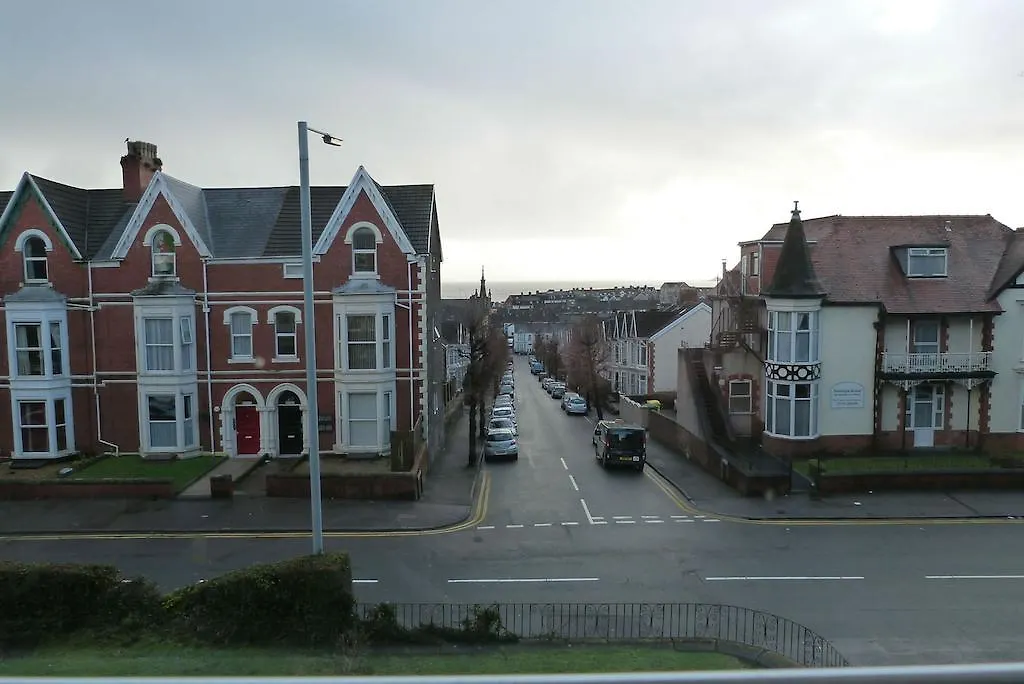Hurst Dene Aparthotel Swansea Bed & Breakfast