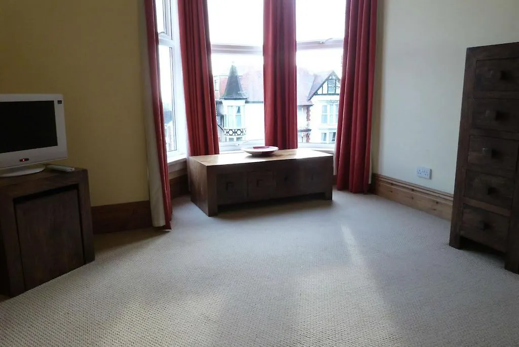 Hurst Dene Aparthotel Swansea