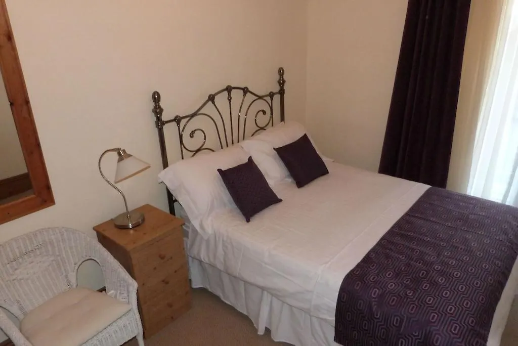 Hurst Dene Aparthotel Swansea